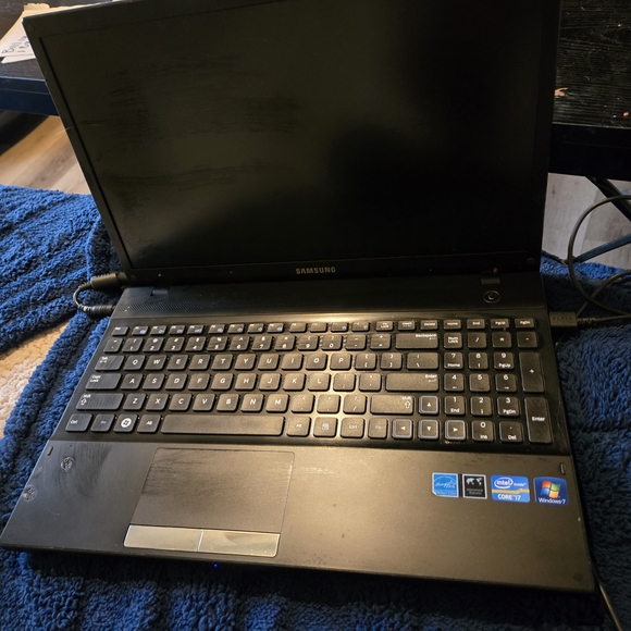 Samsung Sleek Black Laptop